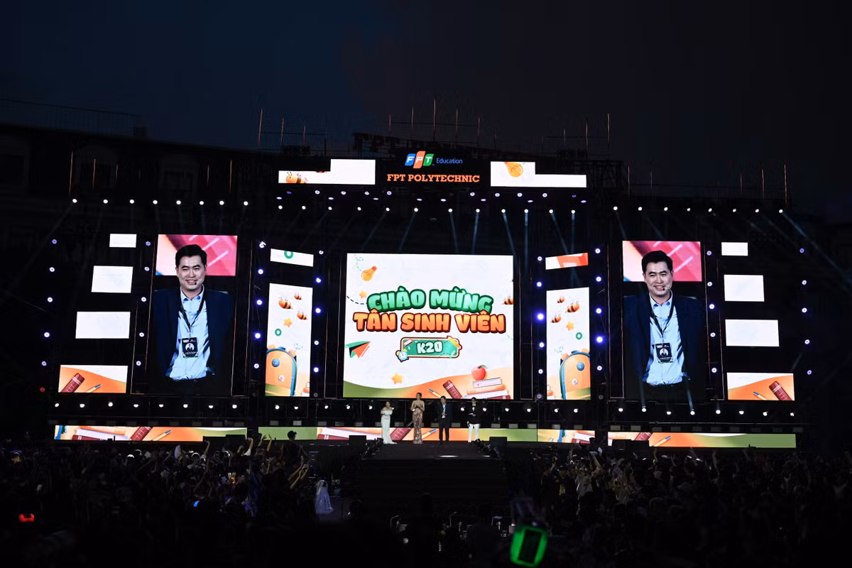 “Anh trai” SOOBIN va MONO khuynh dao dai nhac hoi chao tan sinh vien