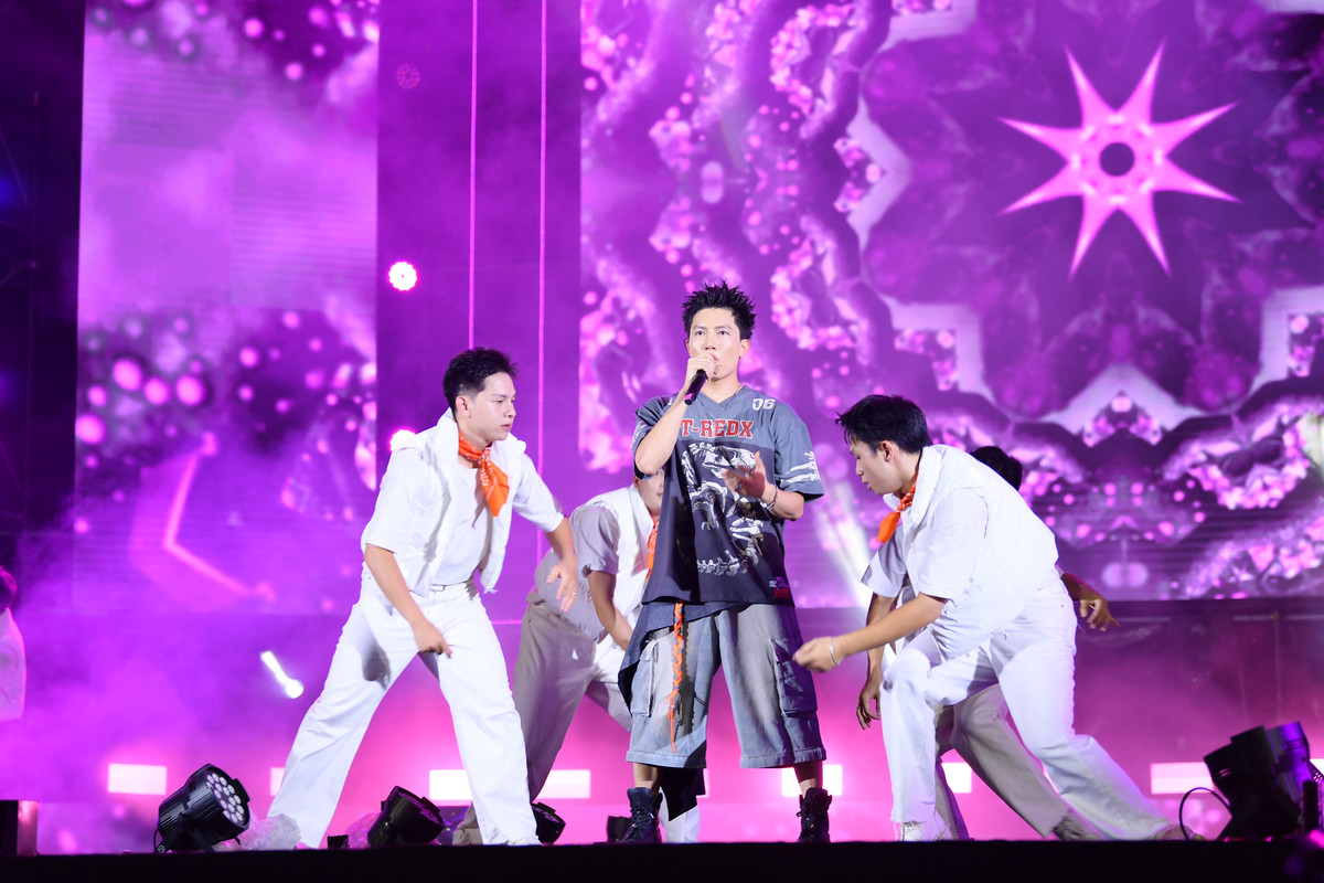 “Anh trai” SOOBIN va MONO khuynh dao dai nhac hoi chao tan sinh vien-Hinh-6