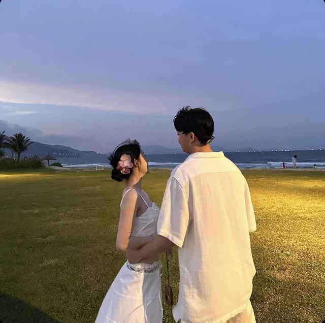 Từ khi chính thức công khai tình cảm với hot girl TikTok Kim Chung Phan, chuyện tình giữa "thần rừng" Liên Quân Mobile ADC và bạn gái luôn khiến fan phải ngưỡng mộ.