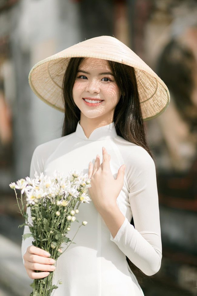 Năm 2023, Ngân Hà tham gia cuộc thi Miss World Vietnam 2023 (Hoa hậu Thế giới Việt Nam). Người đẹp Nghệ An đạt danh hiệu "Người đẹp tài năng" và lọt top 10 chung cuộc.