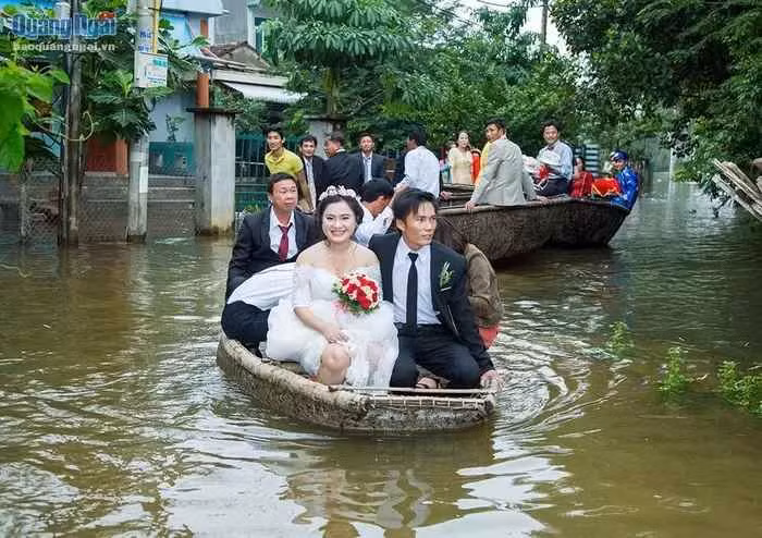 Mặc dù vất vả những đây chắc hẳn sẽ là kỉ niệm đáng nhớ của các cặp đôi.