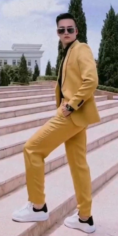 Chẳng cần phải khoe “múi” bụng săn chắc, dù có “kín cổng cao tường” như thế này cũng đã làm cho đội trưởng U23 Việt Nam đầy sức hút.