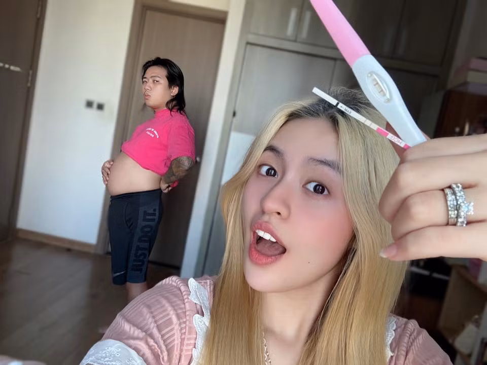 Hậu đám cưới đầu tư khủng, Trần Thanh Tâm cùng chồng "tổng tài" thường xuyên đăng tải video "tấu hài" cũng như ghi lại những khoảnh khắc thú vị cuộc sống tân hôn.