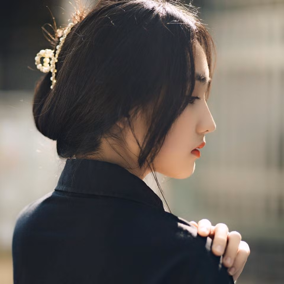 Kênh TikTok của Hoài Thu vốn chỉ để giải trí và có lượng người theo dõi ở mức nhỏ, nhưng sau khi cô gây bão mạng xã hội số người tương tác tăng lên đáng kể.