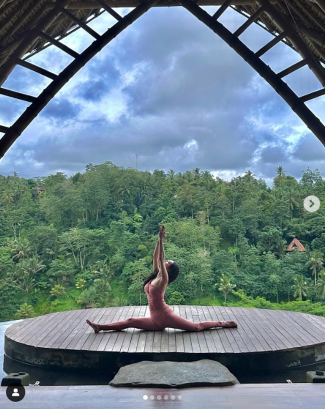 Điều bất ngờ là Luvly luôn duy trì được hình thể mảnh mai, thậm chí vòng 2 của cô còn nổi rãnh rõ rệt dù không có thời gian tới phòng gym.