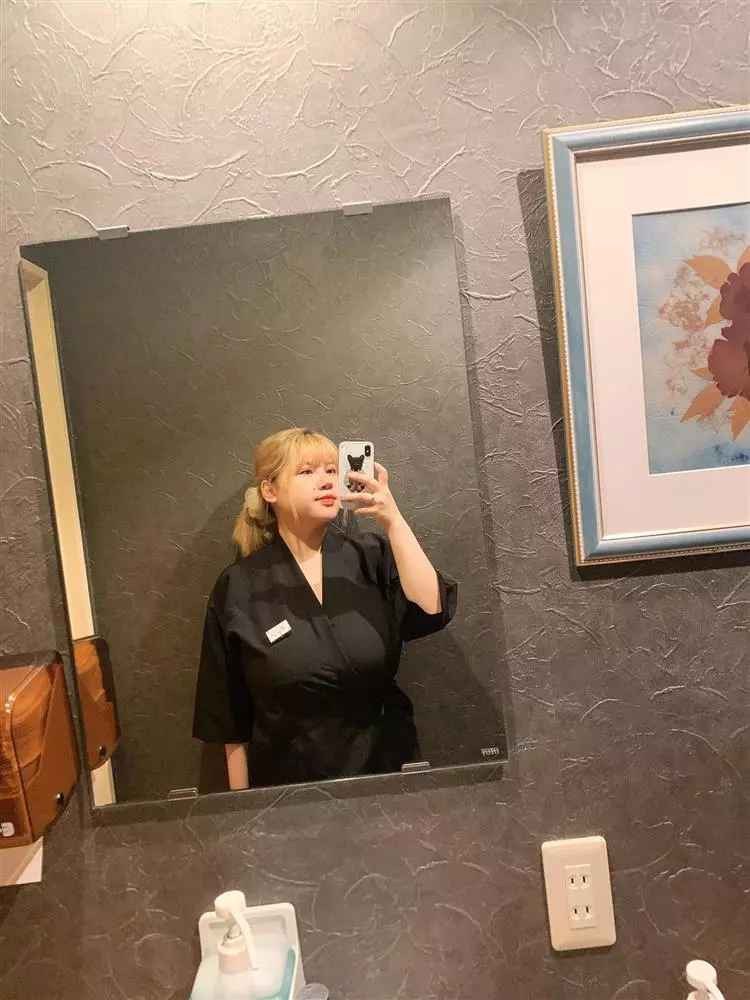 Mới đây trên trang cá nhân có hơn 170 nghìn người theo dõi, "hot girl ngực khủng" Võ Thị Thu Trang đã cập nhật dòng trạng thái mới.