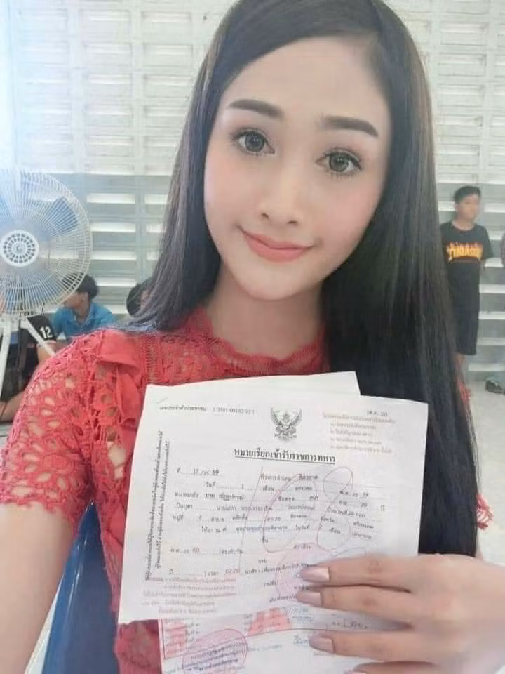 Sau khi những bức ảnh các người đẹp đi khám nghĩa vụ quân sự được đăng tải, nhiều cư dân mạng vô cùng ngạc nhiên và cảm thấy thích thú.