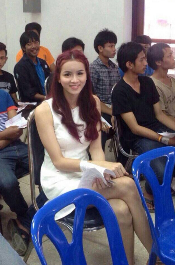 Cùng ngắm nhìn những hot girl chuyển giới đi khám nghĩa vụ quân sự tại Thái Lan.