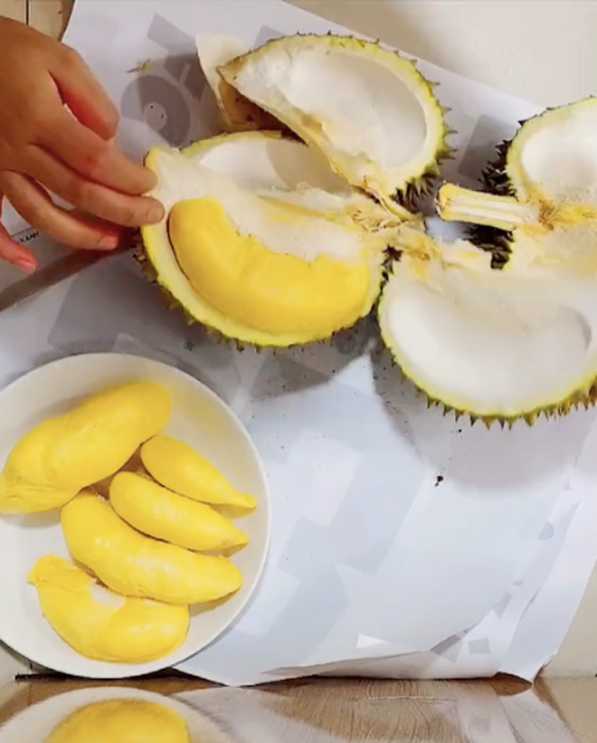 Trái sầu riêng có 8 múi hiếm có khó tìm đã xuất hiện khiến "người chơi hệ nghiện" phải thèm muốn.