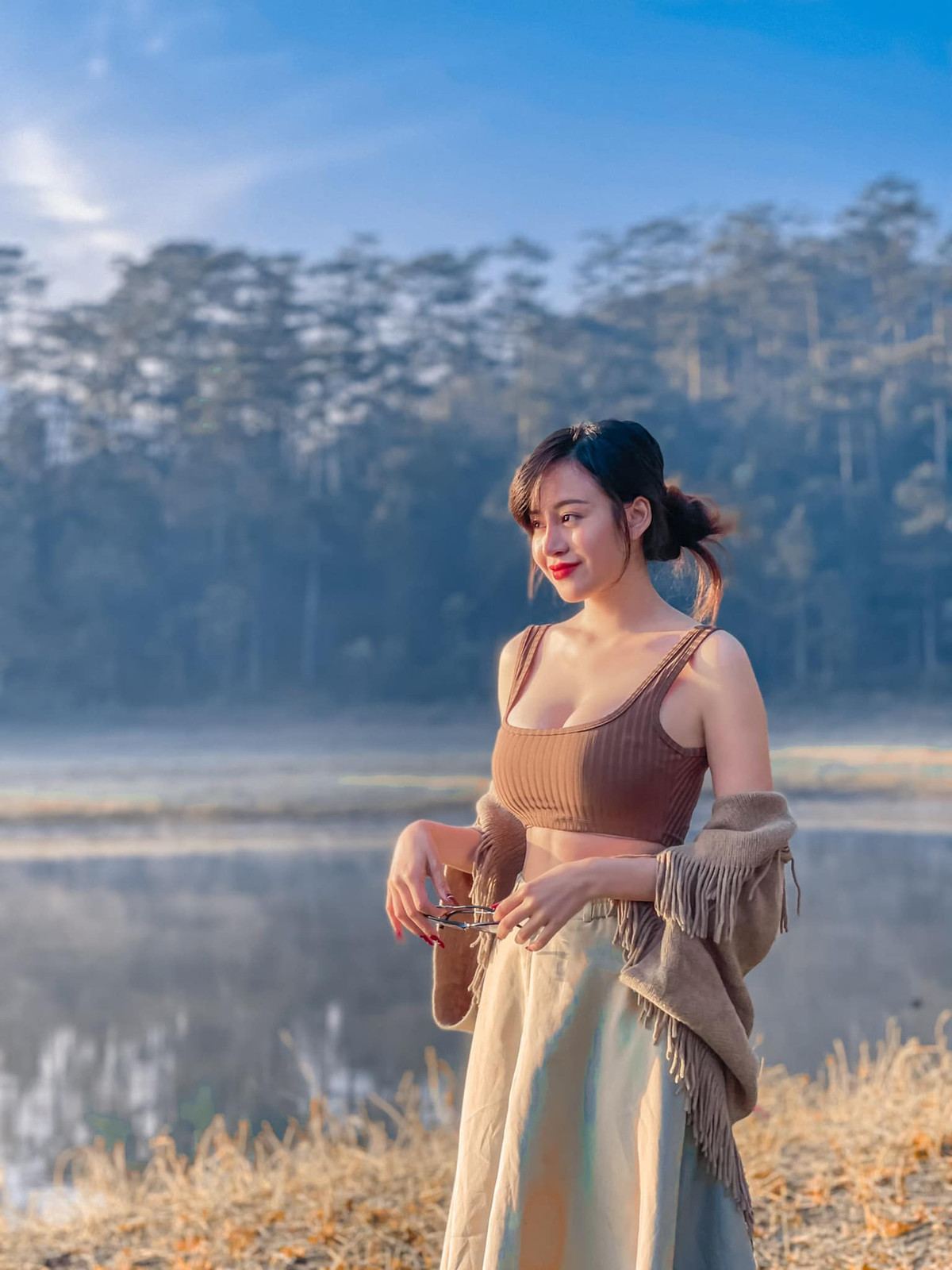 Nói về quãng thời gian thị phi, Huyền Anh từng cho hay: "Điều em rút ra được bài học cho mình sau 8 năm trời tung hoành 1 thời là: 'Mỗi khi điên lên thì nên đếm từ 1 - 5, giận nhau với bạn trai thì nên đếm từ 1-1000 rồi đi ngủ (mặc dù chưa có bạn trai)'. Hiện tại thì em khá tươi vui cảm thấy đủ, quá khứ - hiện tại - tương lai - em dám đối mặt hết".