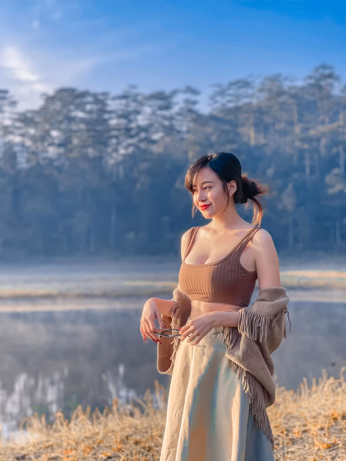 Nói về quãng thời gian thị phi, Huyền Anh từng cho hay: "Điều em rút ra được bài học cho mình sau 8 năm trời tung hoành 1 thời là: 'Mỗi khi điên lên thì nên đếm từ 1 - 5, giận nhau với bạn trai thì nên đếm từ 1-1000 rồi đi ngủ (mặc dù chưa có bạn trai)'. Hiện tại thì em khá tươi vui cảm thấy đủ, quá khứ - hiện tại - tương lai - em dám đối mặt hết".