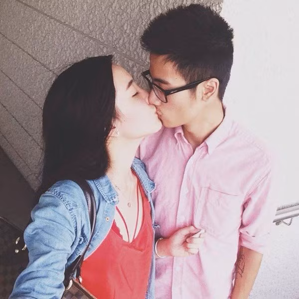 Năm 2013, Jvevermind (Trần Đức Việt, Hà Nội) và hot girl Mie Nguyễn công khai hẹn hò. Thời điểm đó, cặp đôi rất được ủng hộ vì ngoại hình "xứng đôi vừa lứa".