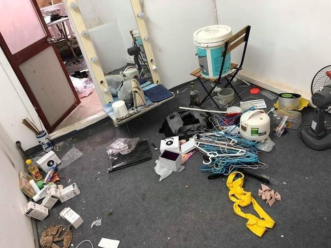 Đoạn video quay lại căn phòng của hai gái xinh trên sau khi được chia sẻ trên mạng xã hội đã nhanh chóng thu hút sự chú ý của dư luận.