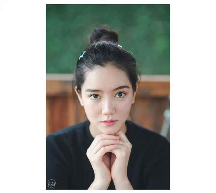 Đến năm 8 tuổi, VĐV cầu lông Amradi Dikabales được kèm cặp bởi HLV Jang Li (một huấn luyện viên gốc Trung Quốc).