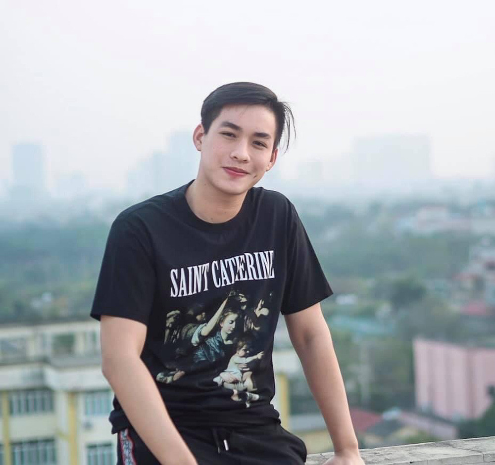 Vì tính chất công việc trước đây đã phải chứng kiến nhiều câu chuyện đau lòng nên Phettakoun phần nào hiểu hơn và trân trọng cuộc sống của mình.