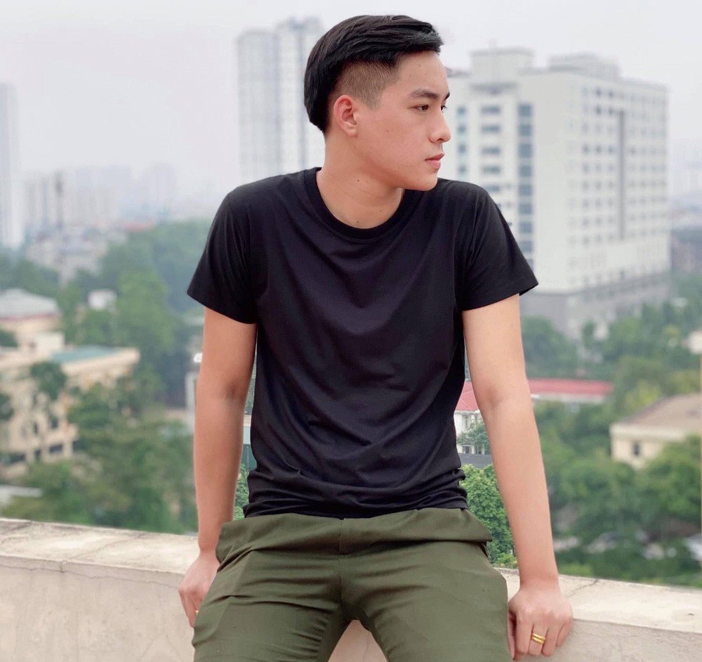 Chuyện trò với Phettakoun, có thể nhận thấy nam sinh Lào rất thành thạo tiếng Việt. Anh chàng bật mí đã học tiếng Việt được 2 năm và khiêm tốn chia sẻ bản thân còn cần trau dồi nhiều hơn để có thể nói, viết tiếng Việt tốt hơn nữa.