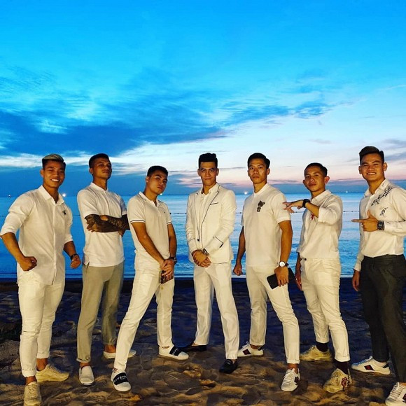 Xuất hiện trong đám cưới Công Phượng và Viên Minh là toàn những gương mặt "hot hit" của bóng đá Việt Nam từ cấp độ ĐTQG cho đến các đàn em thuộc lứa U.