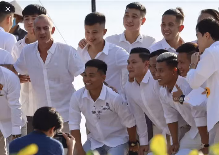 Ai ai cũng tuân thủ dresscode màu trắng nên đã đẹp lại càng thêm đỉnh.