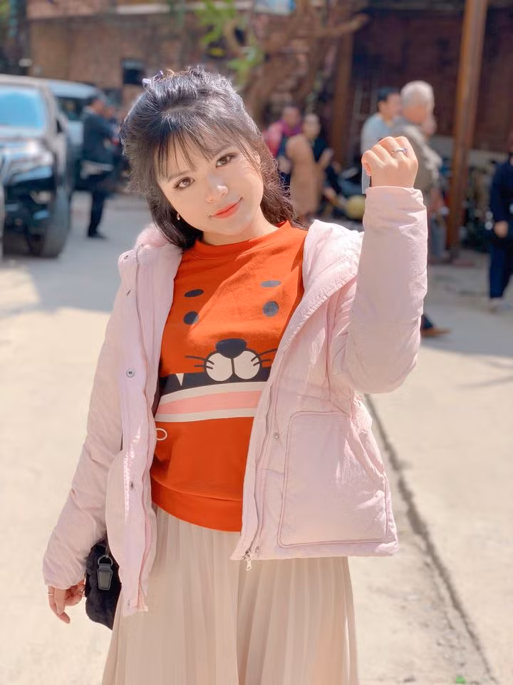 Vừa làm MC, vừa làm diễn viên truyền hình, Hà Đan đôi khi gặp áp lực vì công việc quá tải. Tuy nhiên, sau nhiều năm hoạt động nghệ thuật, nữ MC trẻ dần học cách cân bằng, chọn lọc và hoàn thành công việc một cách tốt nhất.