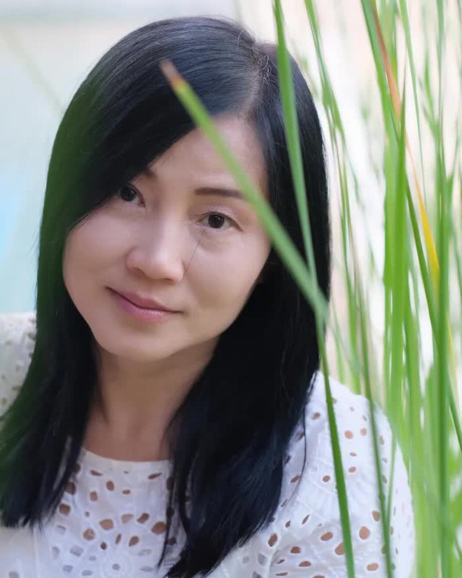 Nhiều dân mạng bình luận, cả hai mẹ con Baifern đều sở hữu gương mặt thanh tú cùng khuôn cằm nhỏ gọn và làn da trắng sáng không tì vết.