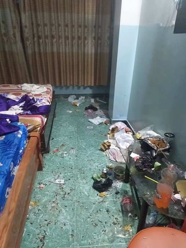 Hiện tại do ảnh hưởng của dịch bệnh, chủ nhà nghỉ hay các cơ sở lưu trú gặp không ít khó khăn. Vừa ít khách, thu nhập bấp bênh, nhiều nơi còn rơi vào tình trạng mệt mỏi, chán ngán vì gặp phải những vị khách ở bẩn đến khó tin.