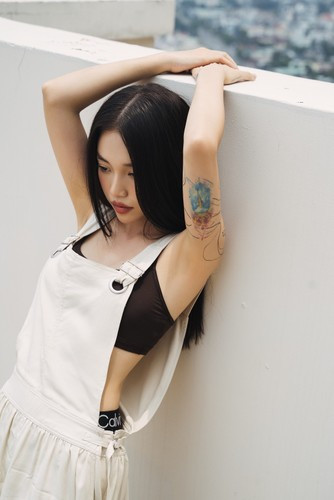 Từ đó, Linh Ngọc Đàm bắt đầu được cộng đồng mạng “săn tìm” và bước chân vào nghề streamer.