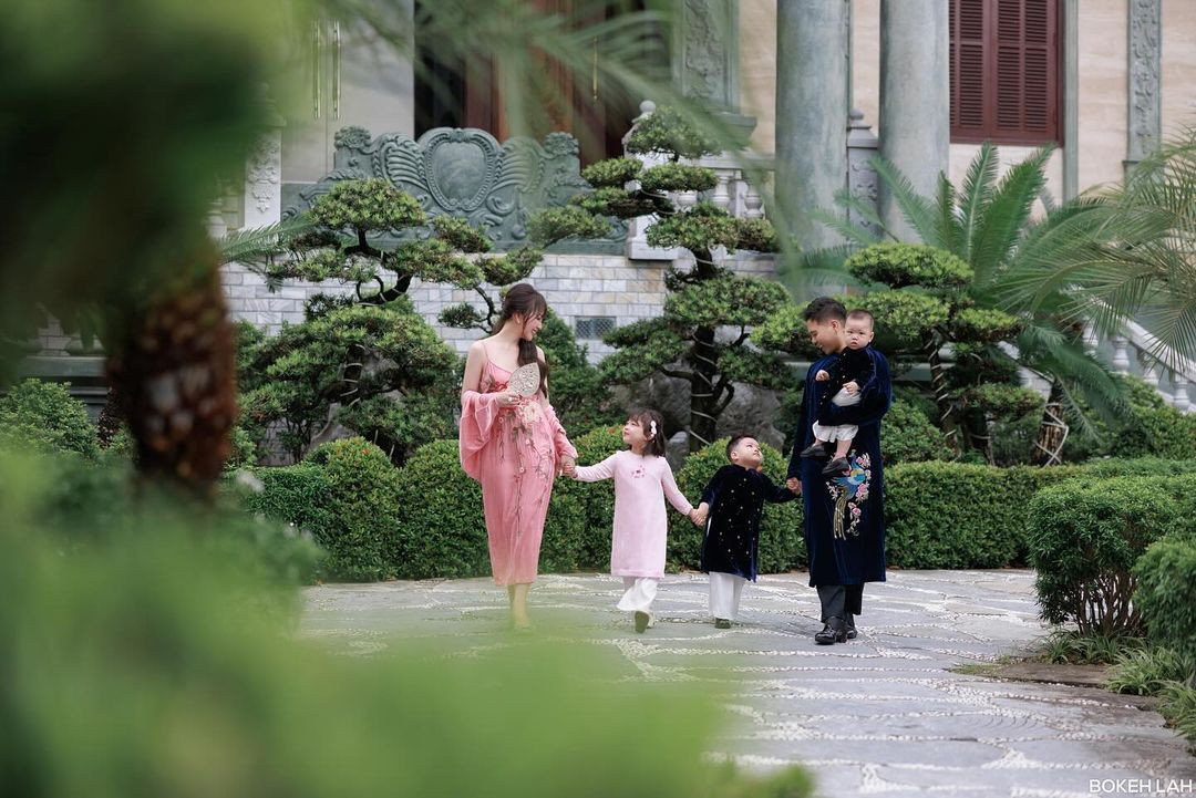 Ngắm nhìn những hình ảnh gần đây của "cô dâu 200 cây vàng", khó có thể chê được nhan sắc của Trần Thu Hương.