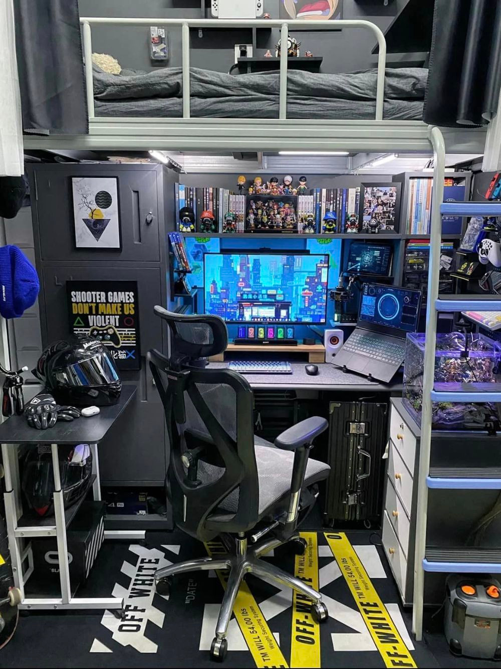 Dù diện tích cho bản thân không rộng, mọi thứ chỉ vỏn vẹn trong một góc giường nhưng chàng trai đã tài tình biến tấu nó theo phong cách độc lạ và đậm mùi tiền.