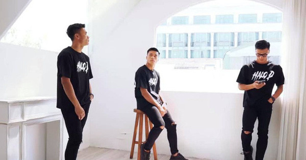 Cụ thể, trong đoạn clip ngắn của mình, thủ môn Bùi Tiến Dũng cho biết sẽ cho ra mắt brand thời trang dành cho giới trẻ có tên Halo D.