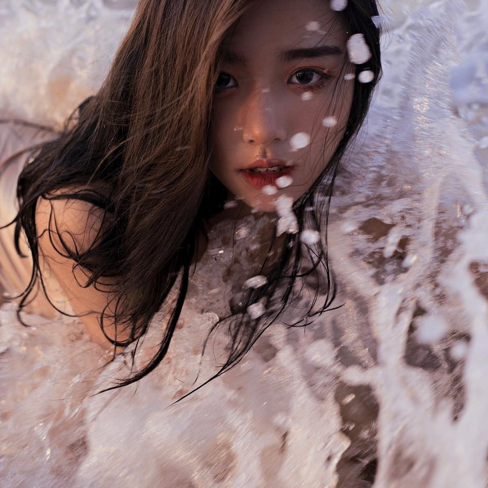 Hot girl Hằng Phan đến từ Quảng Bình, ngay sau khi lên sóng cô bạn này nhanh chóng lọt vào tầm mắt của cộng đồng mạng.