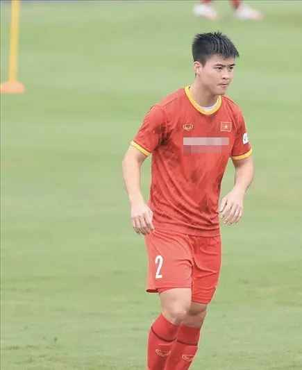  Trung vệ Duy Mạnh hiện là một trong những cầu thủ có sức ảnh hưởng lớn trên mạng xã hội. Sở hữu tài khoản cá nhân lên tới triệu người theo dõi nên mọi thông tin về hot boy làng bóng nhận về nhiều quan tâm.