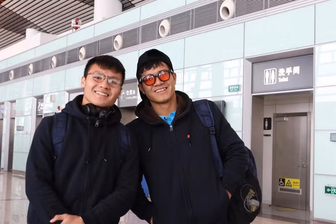 Ngoài ra "vựa muối", cầu thủ đội tuyển Việt Nam này còn gây ấn tượng với cái tên Chinh Đen vì làn da ngăm ngăm của mình.