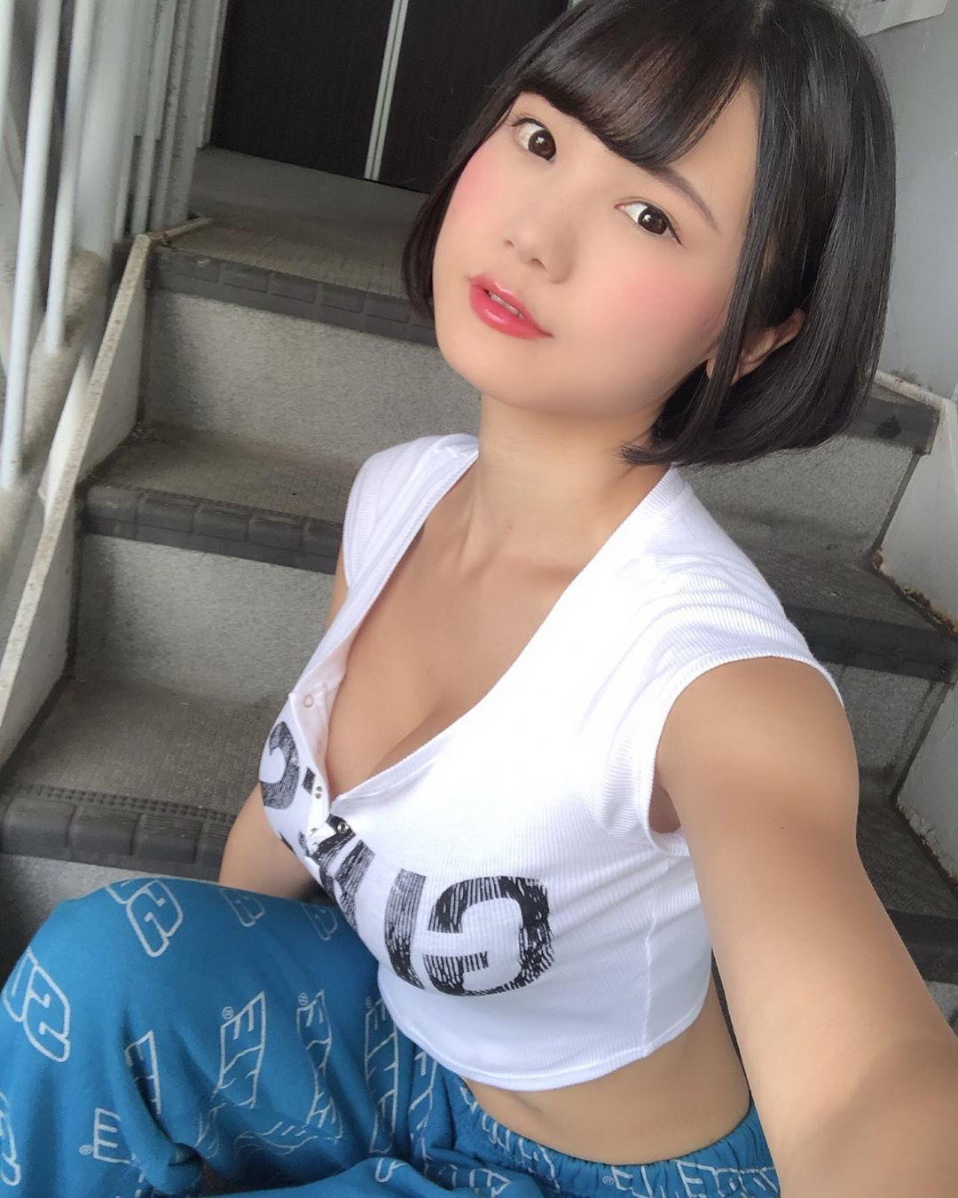 2019 được xem là năm thành công của MEL khi cô đứng thứ 3 trong bảng xếp hạng giải thưởng Golden Feather Award. Cô cũng nhận được nhiều hợp đồng làm mẫu ảnh và đóng quảng cáo từ các nhãn hàng lớn.