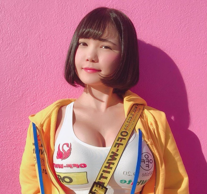 Bắt đầu hoạt động chuyên nghiệp từ năm 2014, đến nay nữ DJ MEL (27 tuổi, đến từ thành phố Saitama, Nhật Bản) là gương mặt nổi tiếng trong làng chơi nhạc ở cả quê nhà và Mỹ.