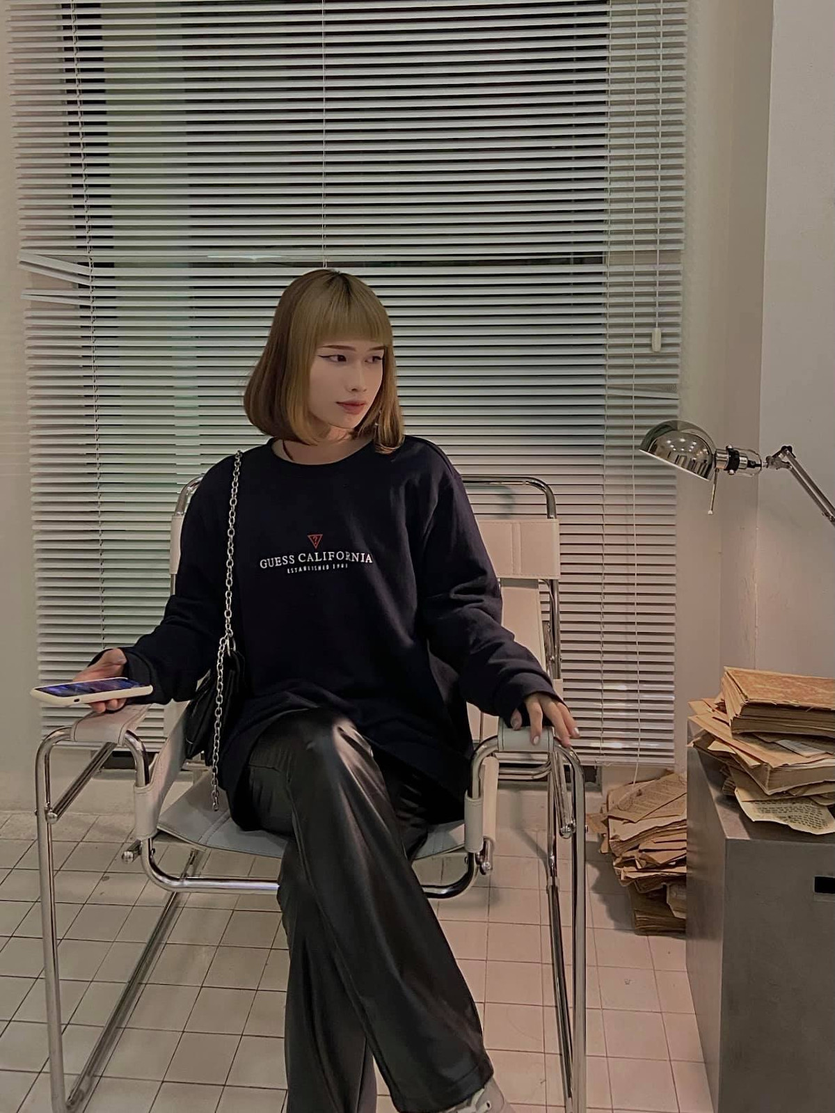 Hiếm khi nào thấy Gia Bảo có một bức ảnh đầy đủ vải trong 1 bức ảnh trên trang cá nhân.