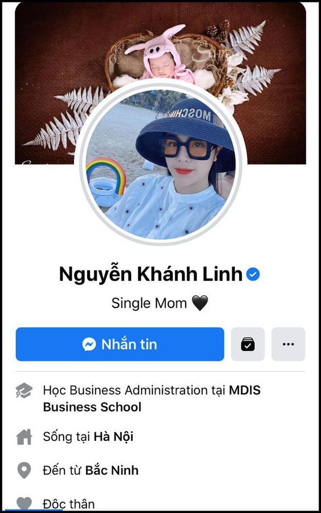Tuy nhiên, Khánh Linh (vợ chưa cưới trung vệ Bùi Tiến Dũng) đã có loạt hành động khiến dân tình hoang mang như đăng status về phụ nữ, xoá hết ảnh chụp chung, cập nhật bio "Single Mom"...