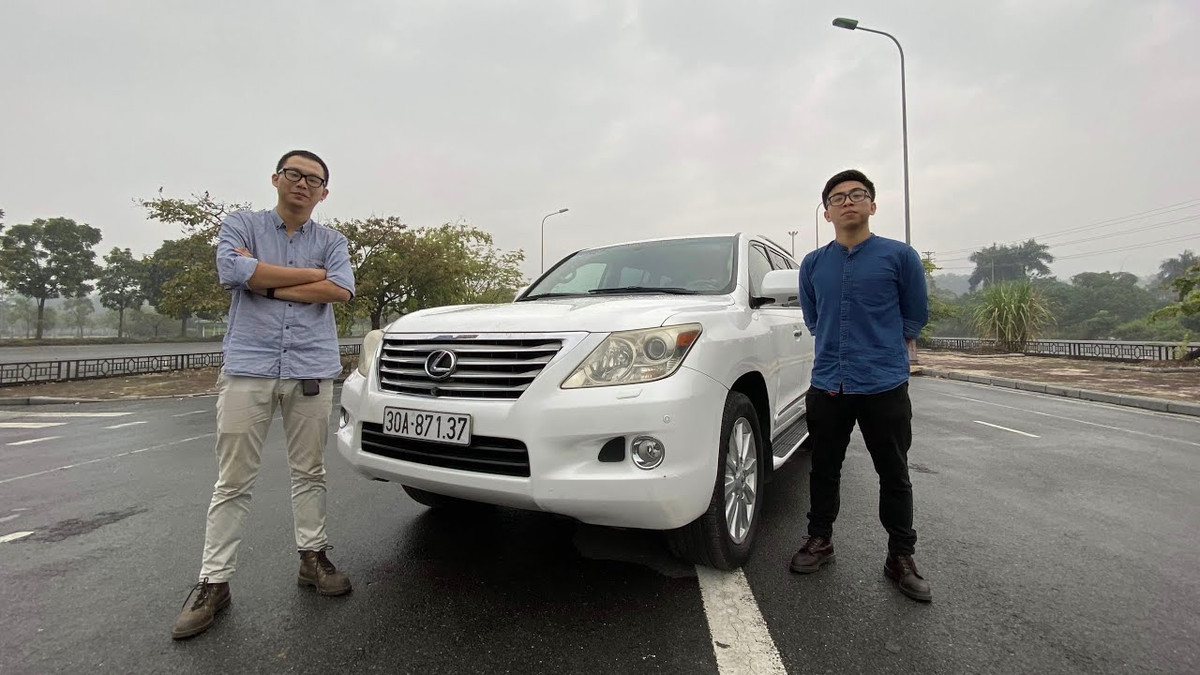 Một thiếu gia Hà thành nữa đang cầm lái chiếc siêu xe LX 570 là Tân 1 Cú.