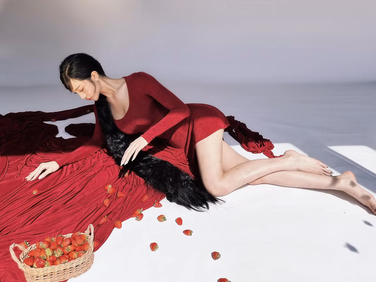 Mới đây, Ngọc Bích chia sẻ thành quả giảm 8cm mỡ bụng thành công.