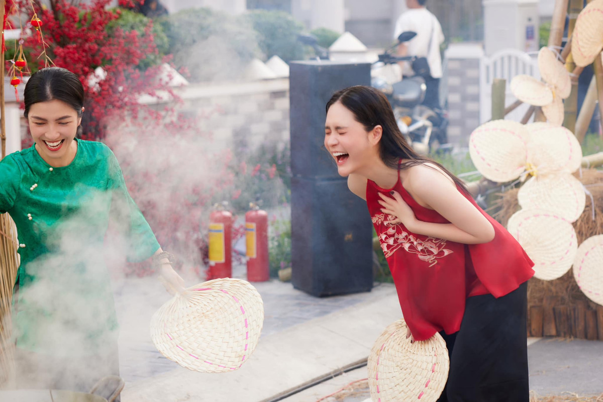 Tuy nhiên, một video đang lên xu hướng trên nền tảng TikTok tiết lộ rằng khu chợ này đã bị dỡ bỏ chỉ sau 3 tiếng vui chơi.