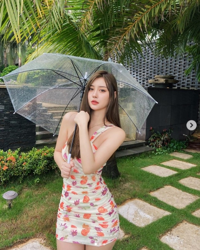 Bằng cách ăn kèm trái cây tươi, Sherry Xia có bữa sáng ngon miệng, đủ dinh dưỡng và khá cân bằng.