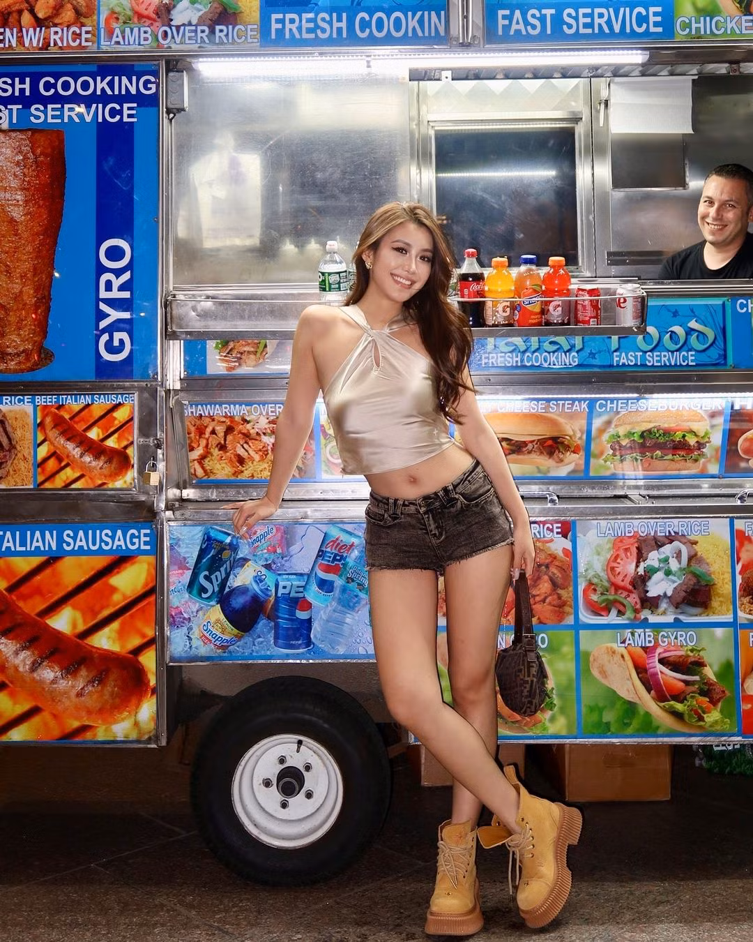 Trong quá trình nấu ăn, Sherry Xia hạn chế nêm nếm quá nhiều gia vị, ưu tiên các món hấp, luộc và áp chảo để giữ nguyên hương vị và dinh dưỡng.