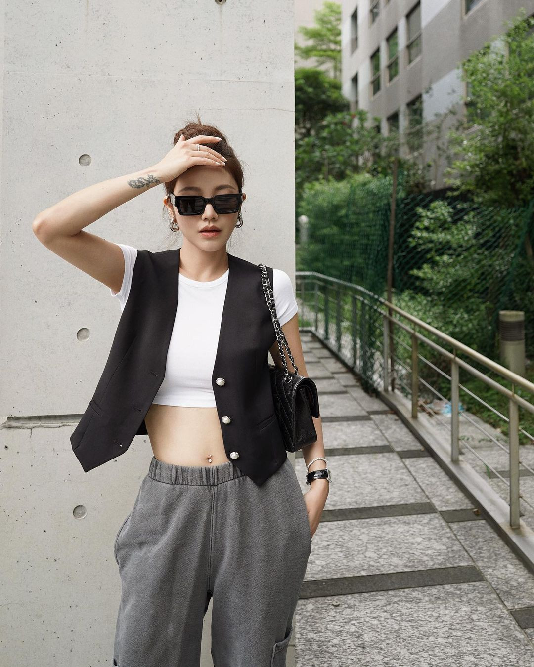 Lure Hsu cũng chú trọng rất nhiều vào việc chăm sóc da. Cô cho rằng, độ ẩm chính là một trong những chìa khóa làm giảm tốc độ lão hóa.