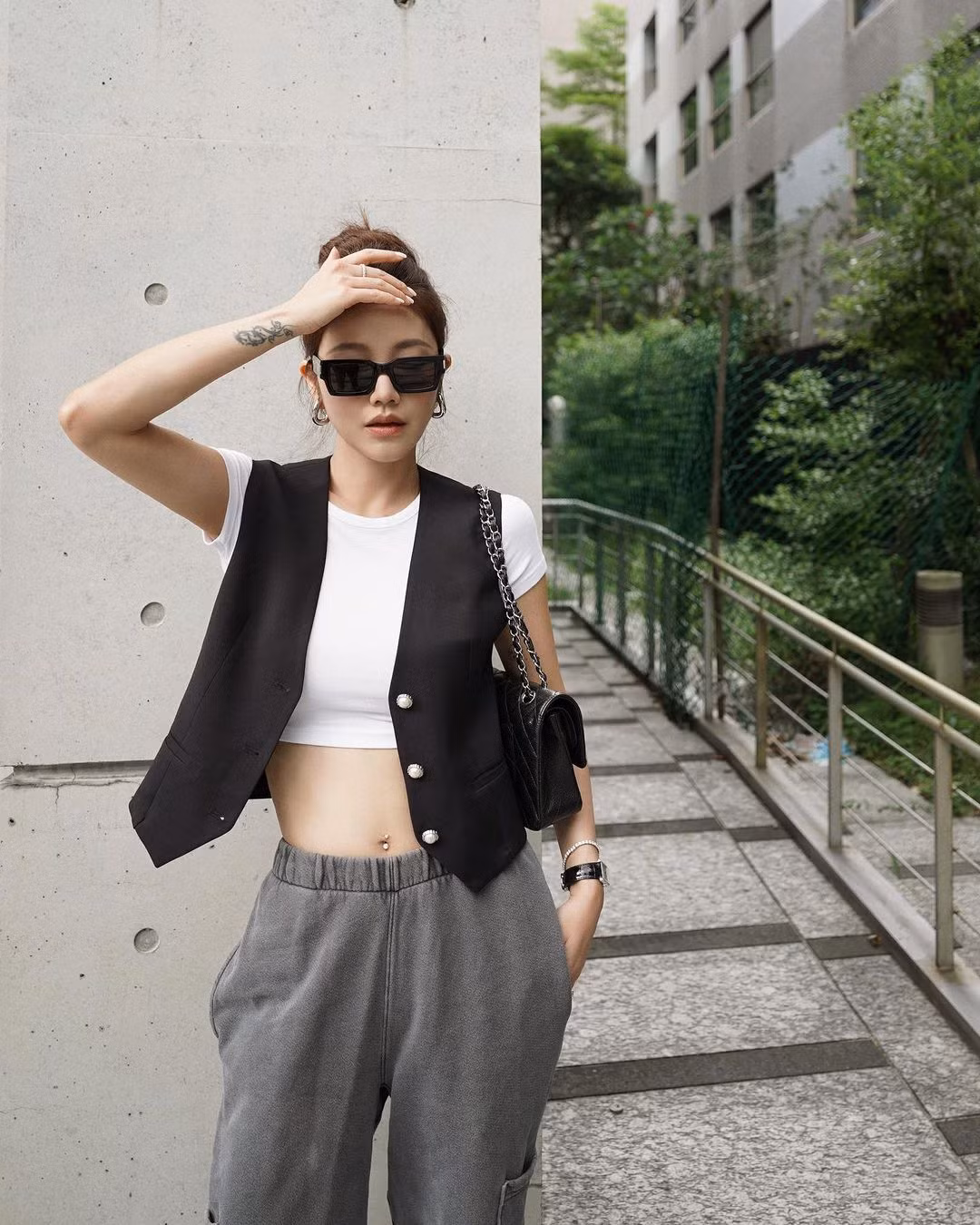 Lure Hsu cũng chú trọng rất nhiều vào việc chăm sóc da. Cô cho rằng, độ ẩm chính là một trong những chìa khóa làm giảm tốc độ lão hóa.