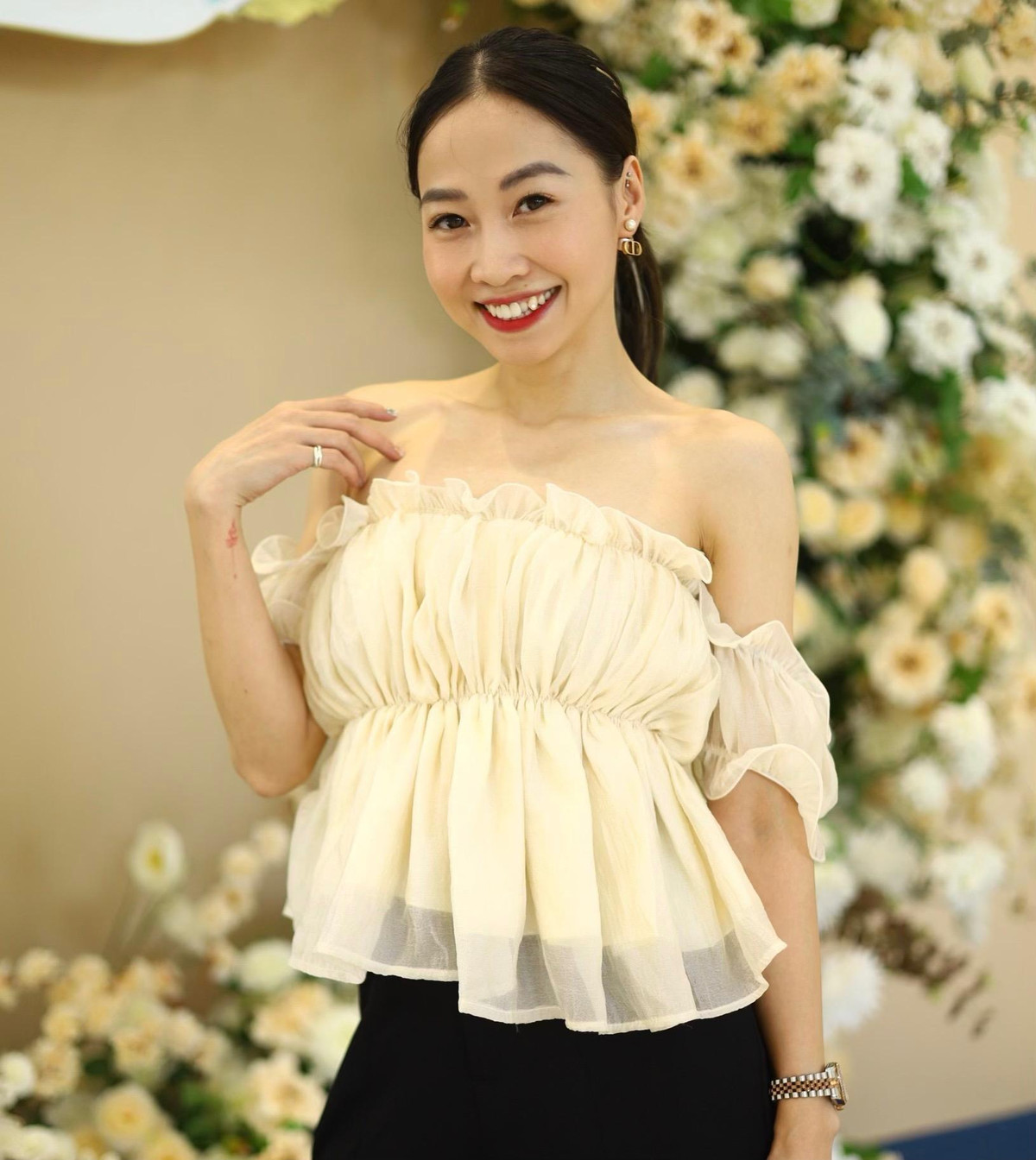 Vốn là một người rất yêu thích chụp ảnh, cứ có thời gian rảnh rỗi Ngân Thương đều rủ bạn bè đi chụp hình khắp nơi.