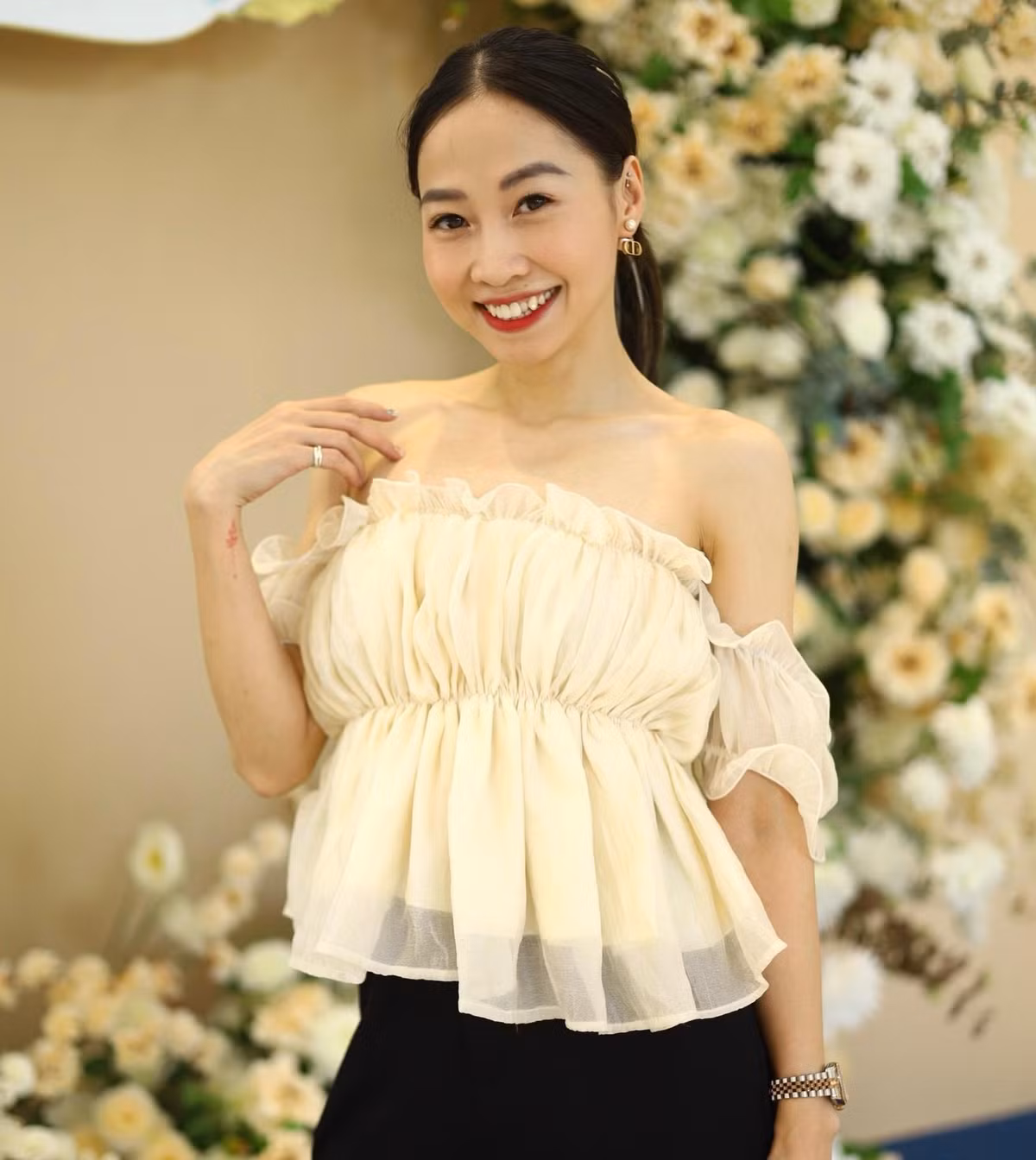 Vốn là một người rất yêu thích chụp ảnh, cứ có thời gian rảnh rỗi Ngân Thương đều rủ bạn bè đi chụp hình khắp nơi.