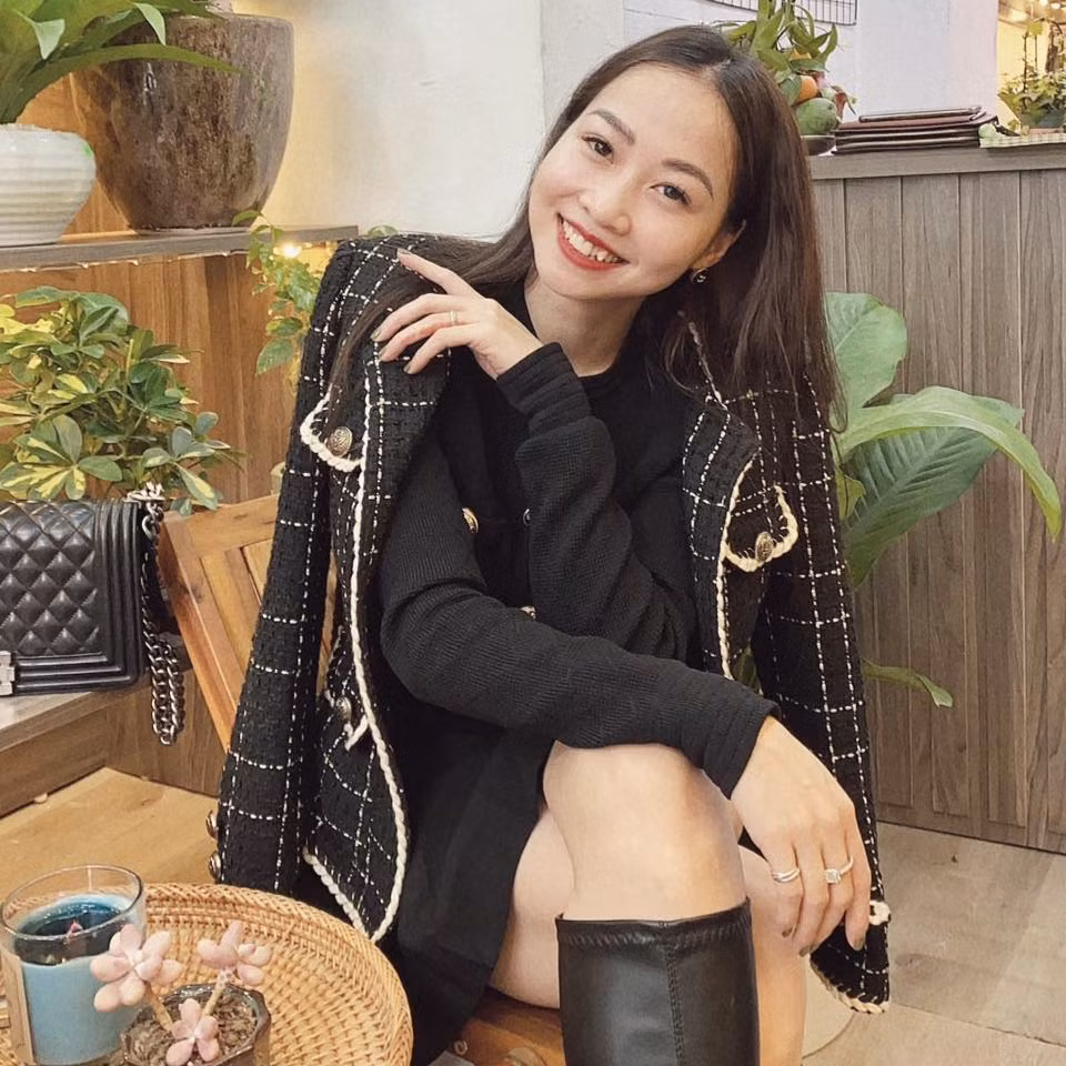 “Bộ môn stretching này rất hấp dẫn. Đây là một bộ phận nhỏ trong thể dục dụng cụ nhưng gần gũi với cuộc sống, có sự ảnh hưởng lớn đến tâm sinh lý của phụ nữ”, Ngân Thương từng cho hay.