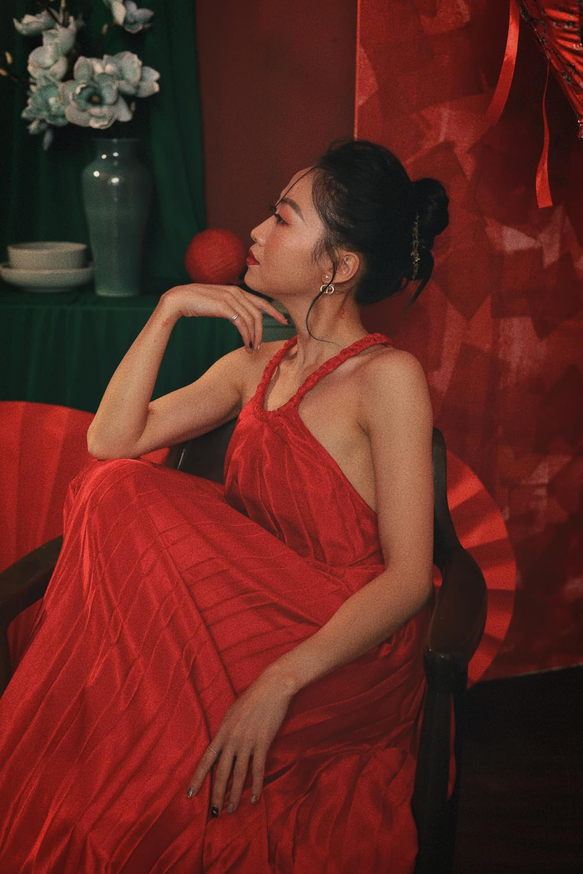 Sau khi những bức ảnh đón Tết của Ngân Thương được đăng tải, cô nàng nhận về vô vàn lời khen từ bạn bè và người hâm mộ của mình.