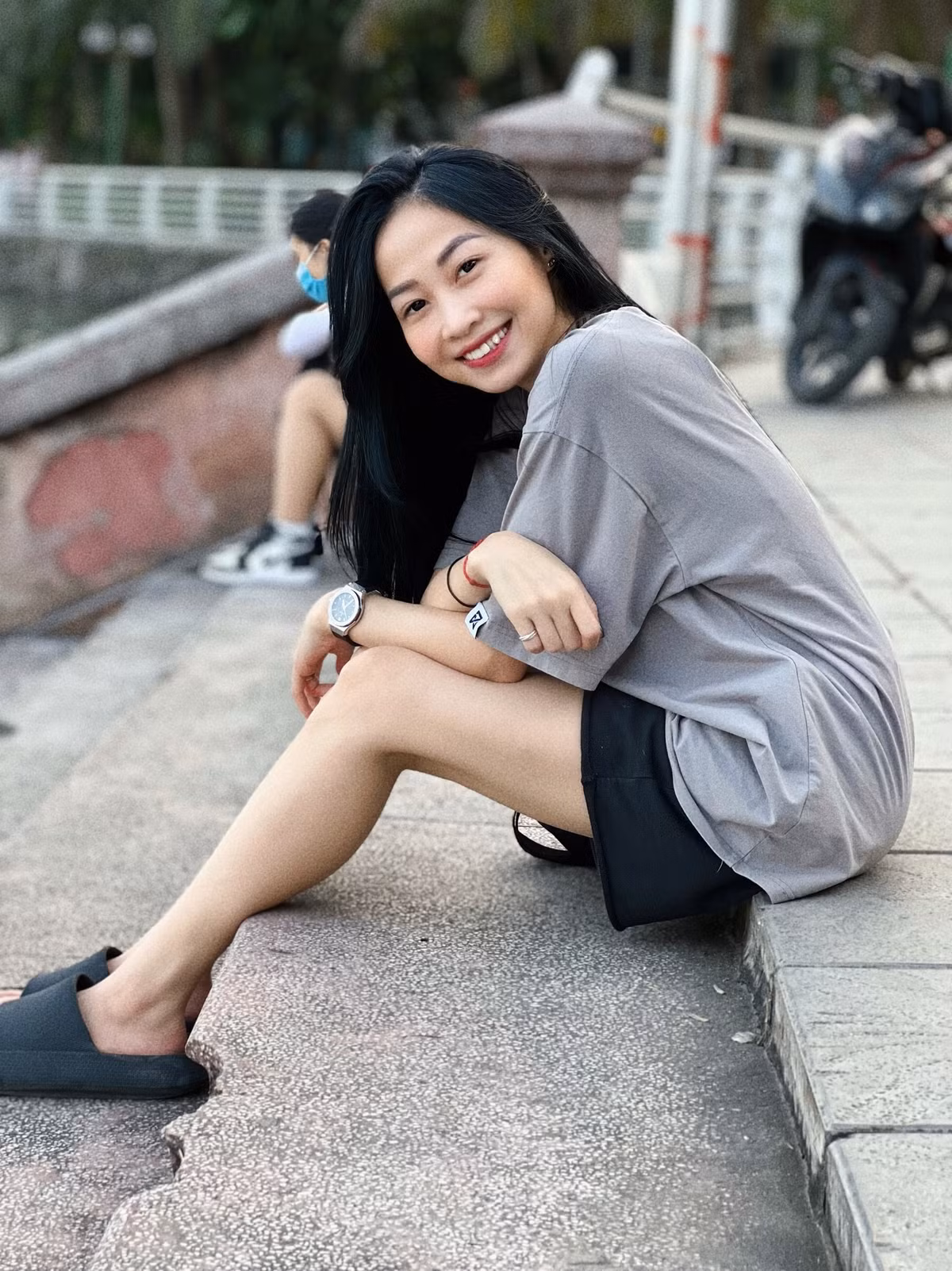 Dù đã lùi về vị trí HLV nhưng vẫn phải thường xuyên tập luyện để duy trì thể lực, độ dẻo dai cũng như những động tác chuẩn nhất để thị phạm cho học trò, bởi vậy Ngân Thương mới có thể giữ gìn được nhan sắc xinh đẹp và một hình thể thon gọn đáng mơ ước như vậy.