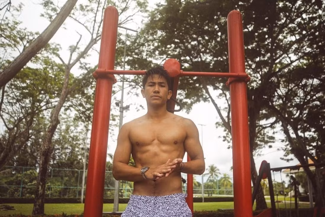 Có một thời gian, Hoàng tử vướng tin đồn hẹn hò với 1 tiểu thư của gia đình quý tộc tại Brunei. Tuy nhiên đại diện 2 bên không lên tiếng xác thực hay phủ nhận tin đồn này. Cho đến hiện tại, không có thông tin chính xác về tình trạng mối quan hệ của Hoàng tử Brunei.