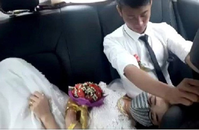 Nỗi khổ của cô dâu lấy chồng xa nhà nhưng bị cơn say xe "vật".